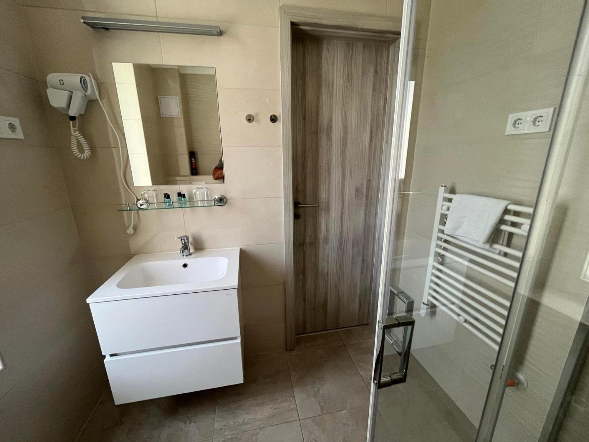 Brill Hotel Bekescsaba Ruang foto